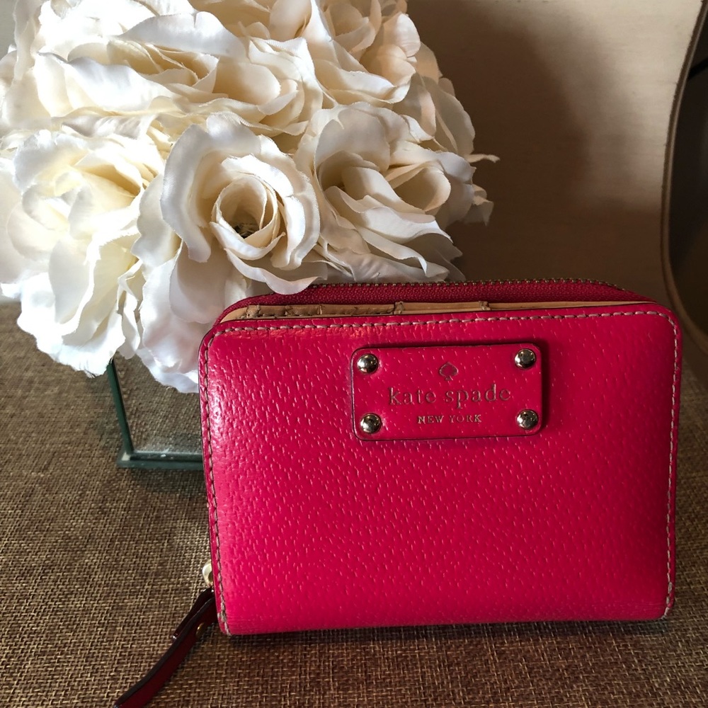 Kate Spade zip wallet